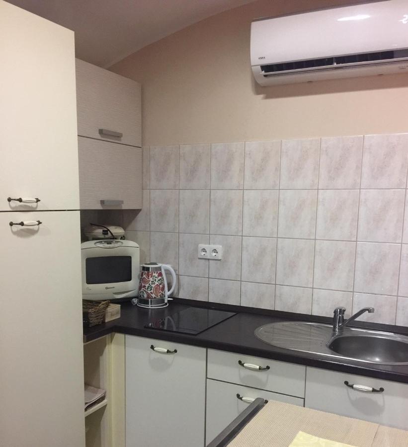 Вилла Kuca Za Odmor "Nedeljko"/ Holliday Hause "Nedeljko" Свети-Мартин-на-Мору Экстерьер фото